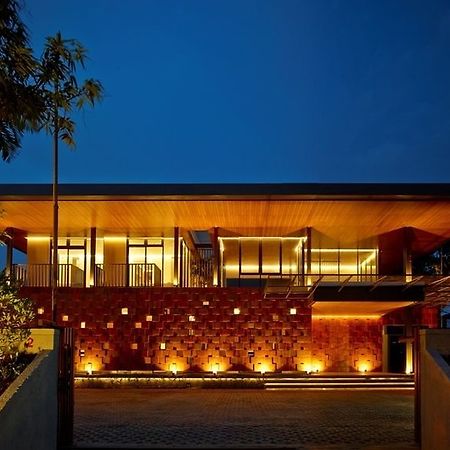 Akanaka Jakarta Buitenkant foto